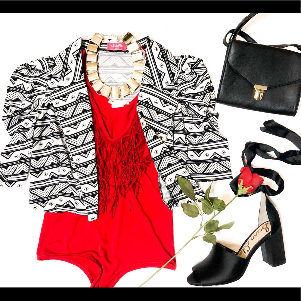 3/$15🌟Shasa💯Aztec Black & White Crop Blazer